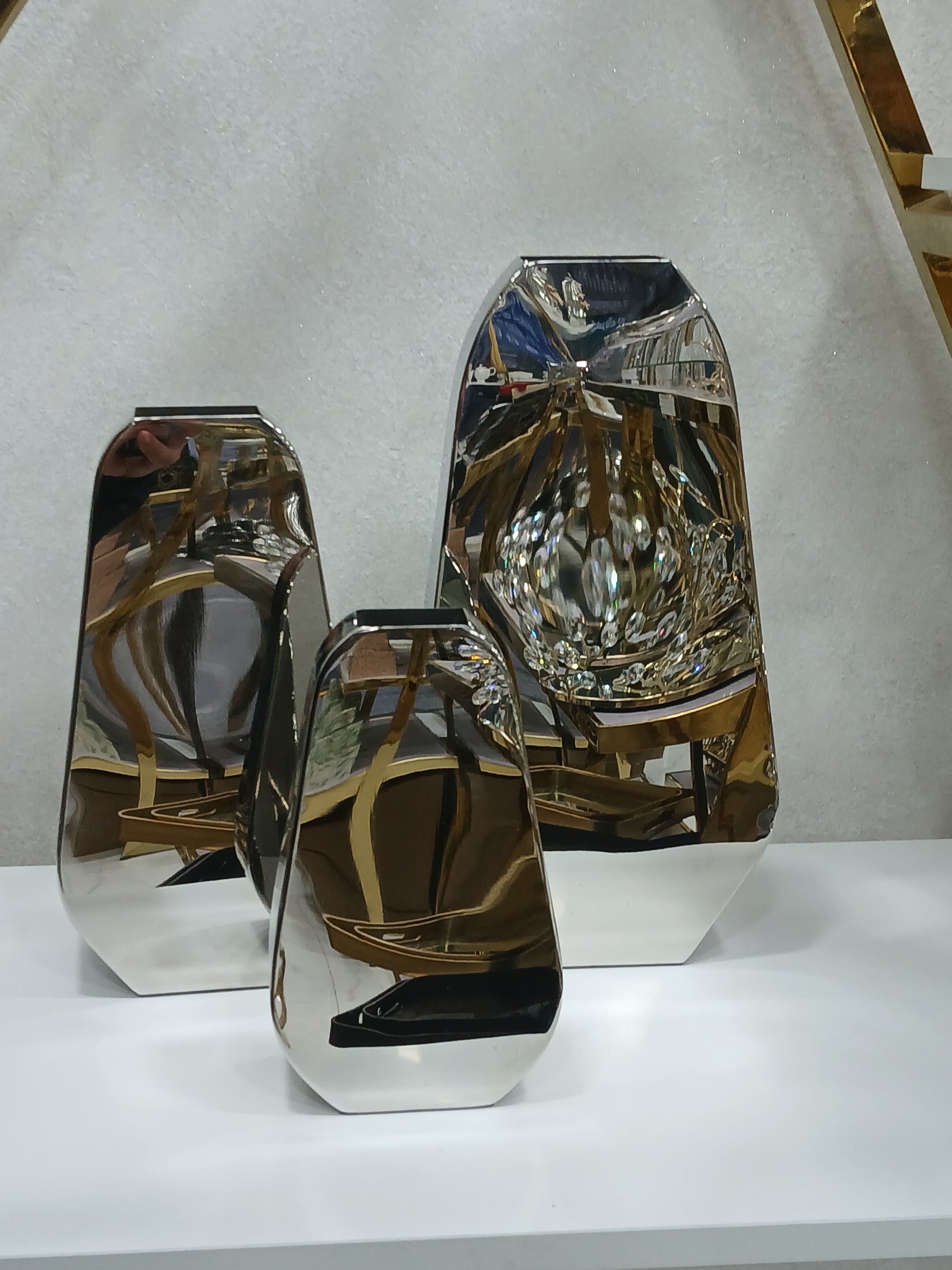 Modern Mirror Finish Decorative Vase Set